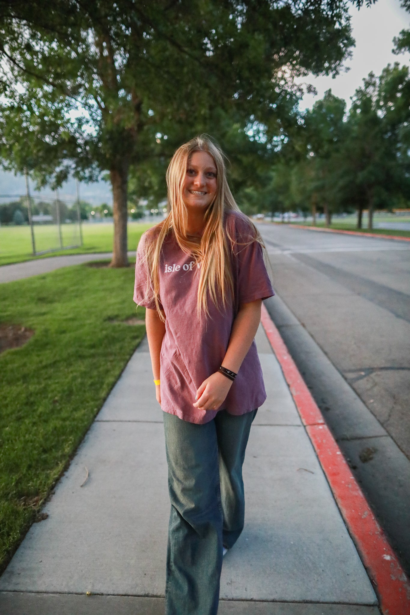 bet her tug heather tee